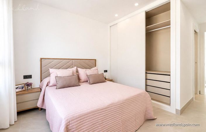 Image No.11-3 Bed Villa for sale