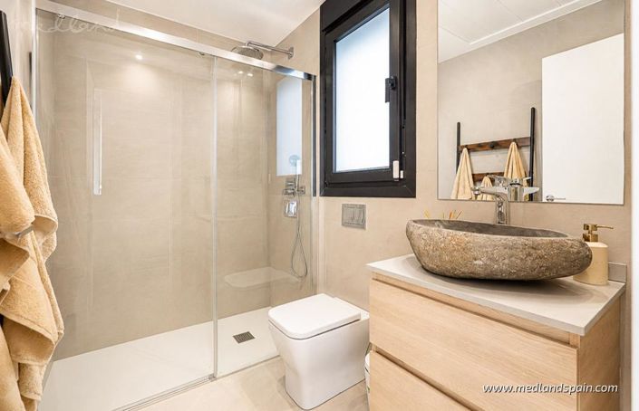 Image No.9-3 Bed Villa for sale