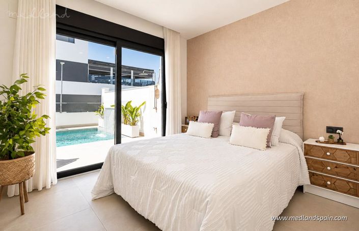 Image No.11-3 Bed Villa for sale
