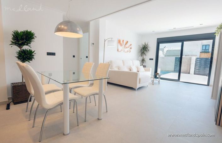 Image No.3-Villa de 3 chambres à vendre à Alicante
