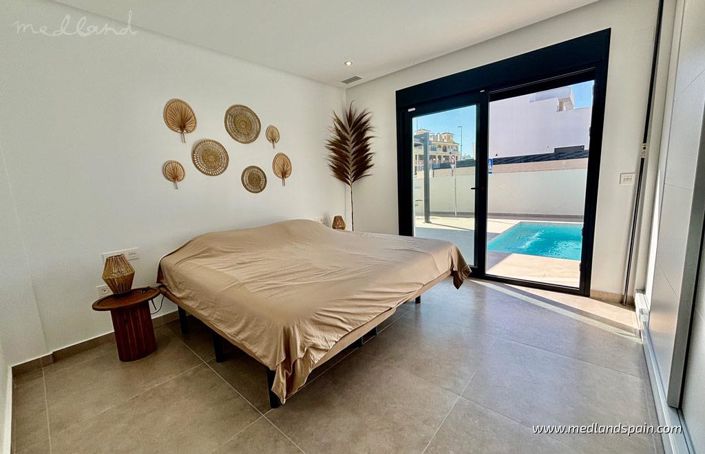 Image No.6-3 Bed Villa for sale
