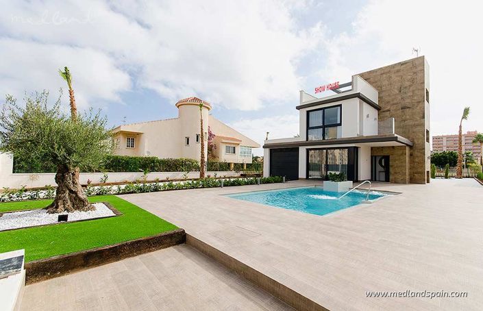 Image No.12-Villa de 4 chambres à vendre à La Manga del Mar Menor