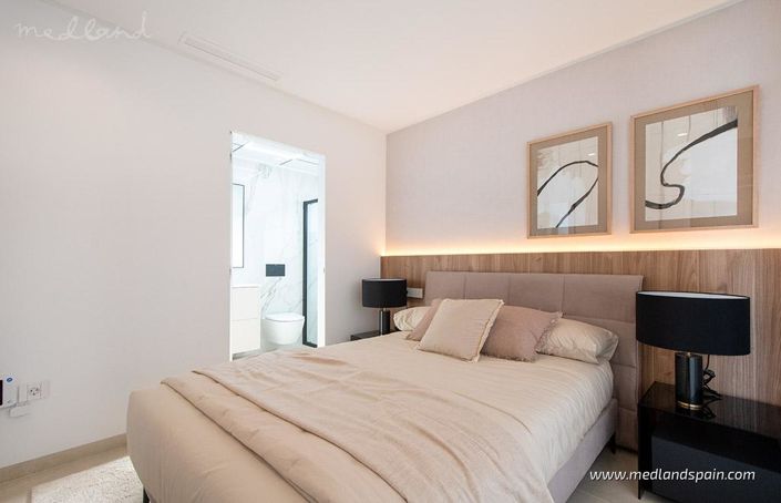 Image No.12-3 Bed Villa for sale