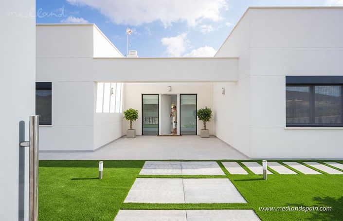 Image No.3-4 Bed Villa for sale