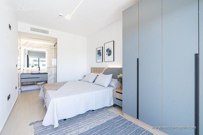 Image No.10-3 Bed Apartment for sale