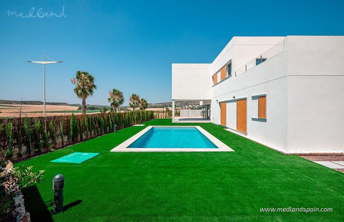 Image No.2-4 Bed Villa for sale