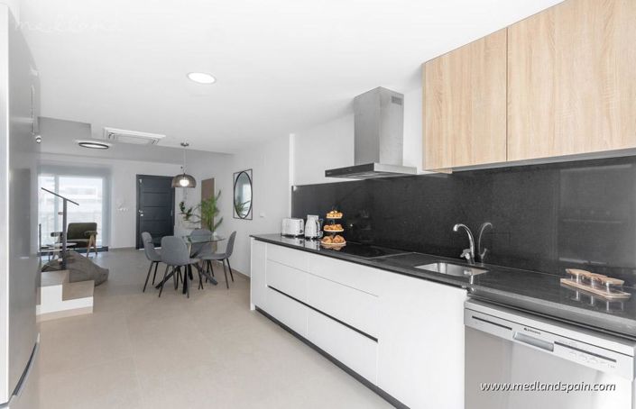 Image No.4-3 Bed Townhouse for sale