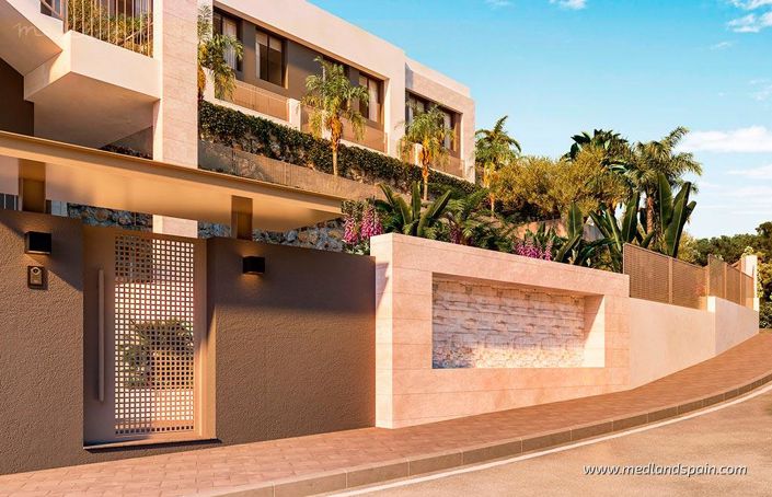 Image No.4-3 Bed Townhouse for sale