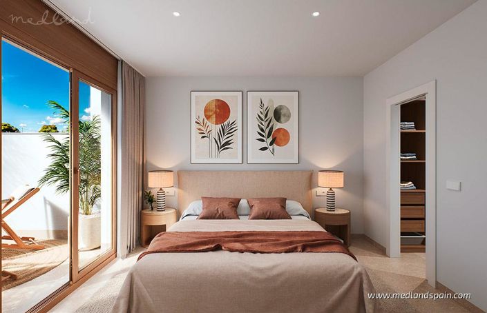 Image No.6-3 Bed Townhouse for sale