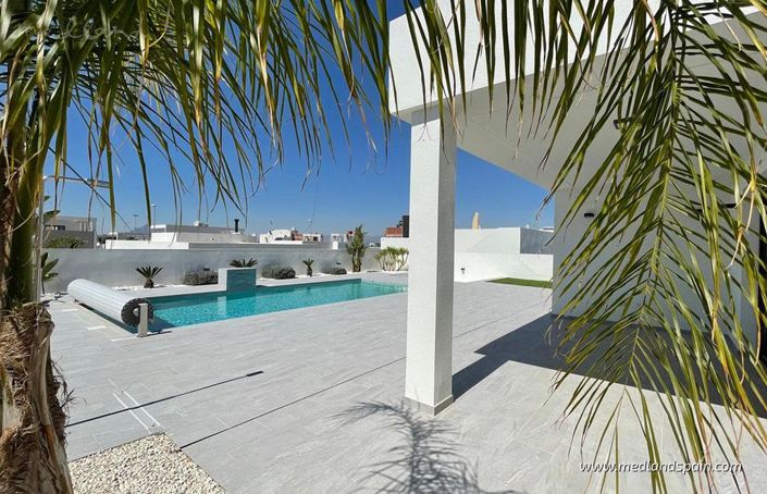 Image No.2-3 Bed Villa for sale