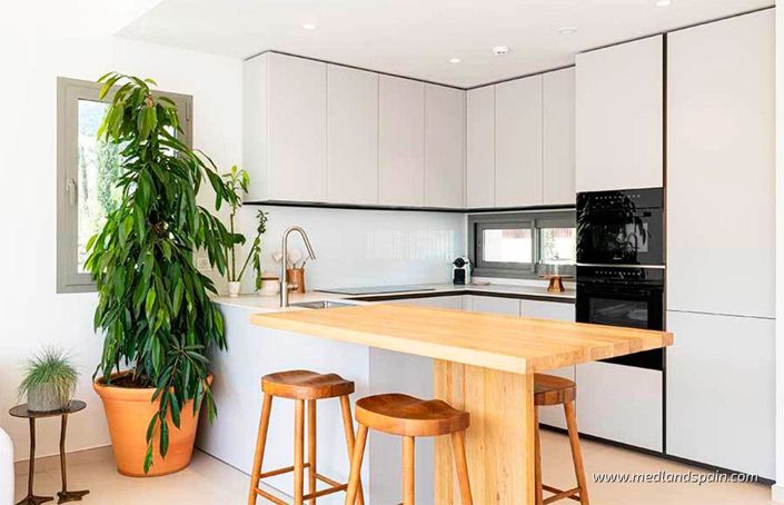 Image No.8-3 Bed Apartment for sale