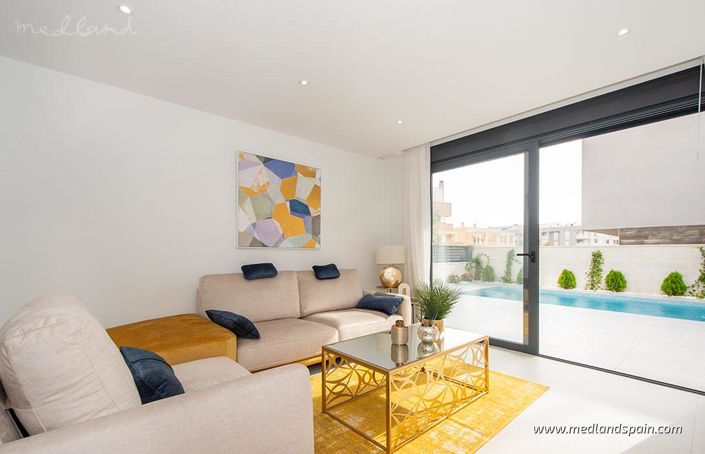 Image No.2-3 Bed Villa for sale