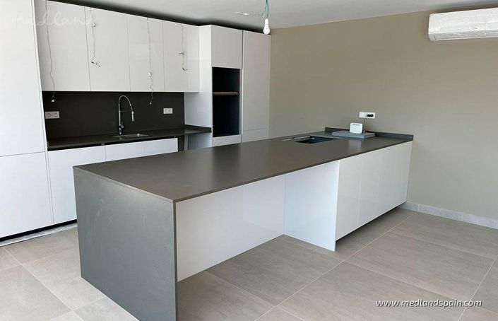 Image No.10-3 Bed Apartment for sale