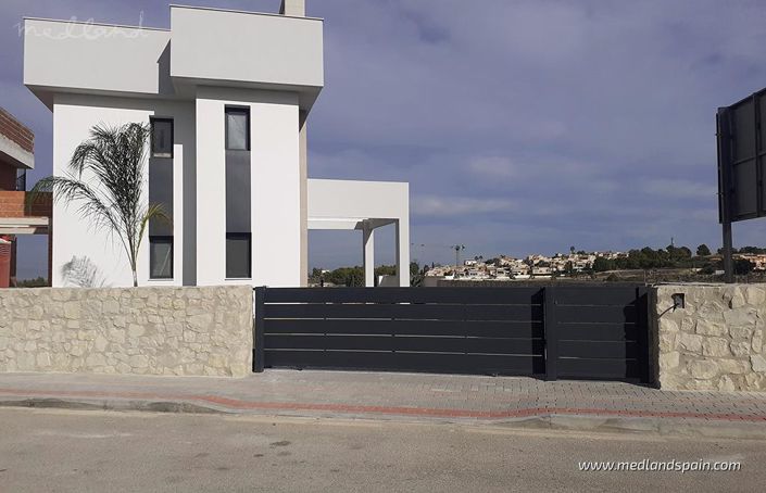 Image No.3-3 Bed Villa for sale