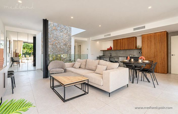 Image No.4-3 Bed Villa for sale