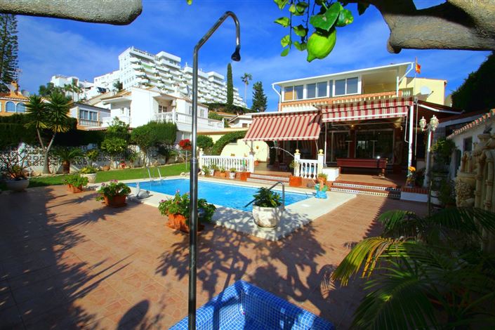 Image No.3-Villa de 5 chambres à vendre à Fuengirola