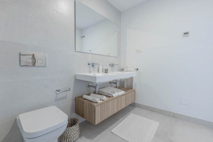 Image No.28-3 Bed Townhouse for sale