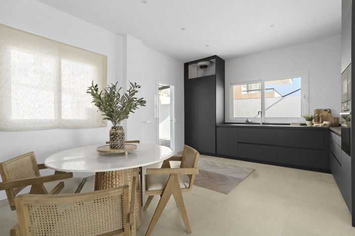 Image No.10-3 Bed Townhouse for sale