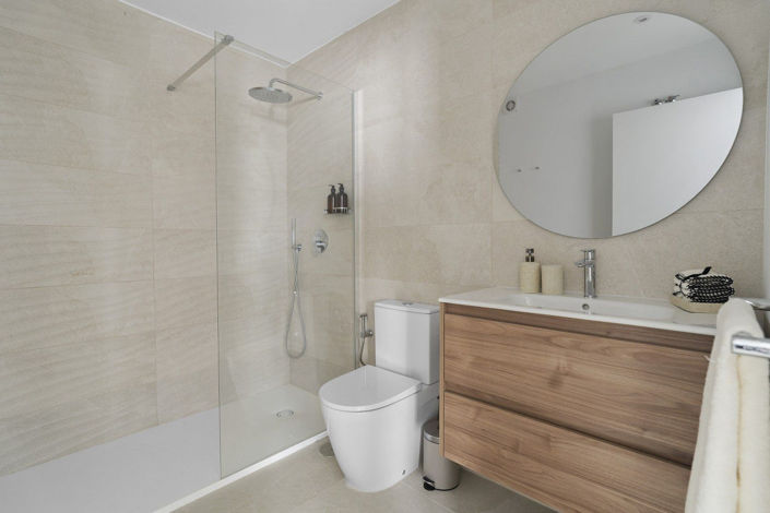 Image No.20-3 Bed Townhouse for sale