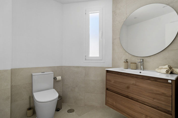 Image No.23-3 Bed Townhouse for sale