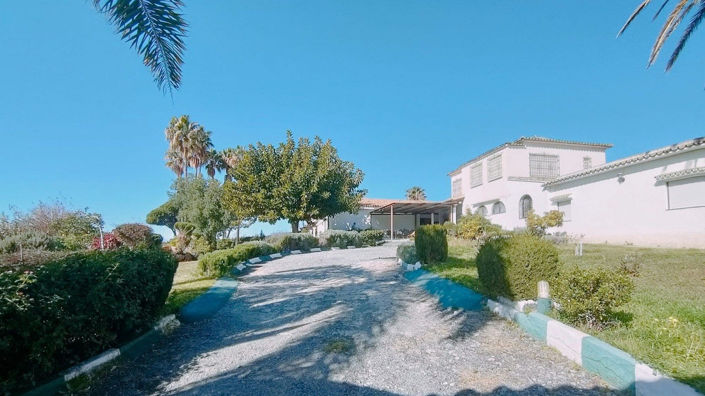 Image No.1-4 Bed Villa for sale