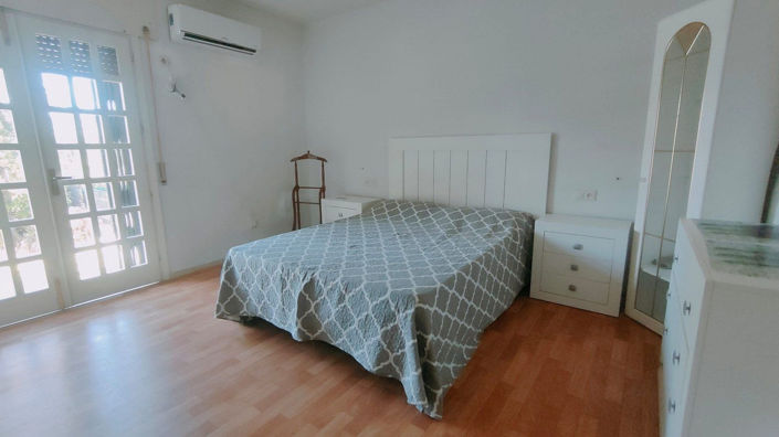 Image No.10-4 Bed Villa for sale