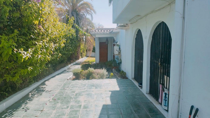 Image No.6-4 Bed Villa for sale