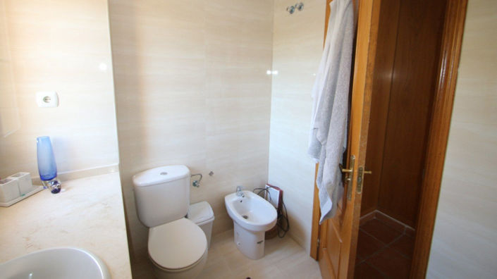 Image No.17-3 Bed Villa for sale