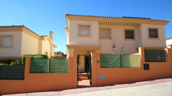 Image No.2-3 Bed Villa for sale