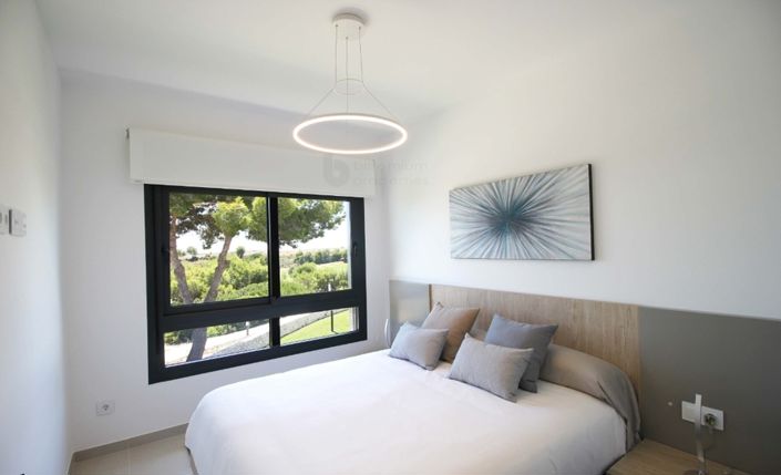 Image No.8-3 Bed Apartment for sale