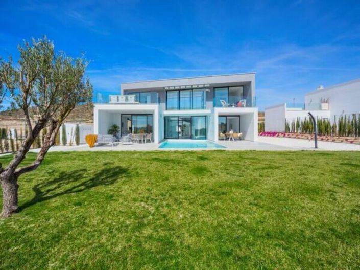 Image No.3-4 Bed Villa for sale