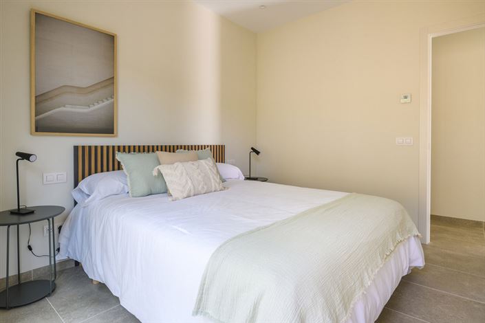 Image No.16-3 Bed Property for sale