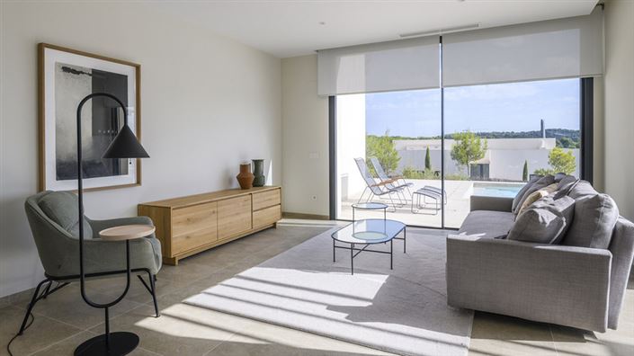 Image No.8-3 Bed Property for sale