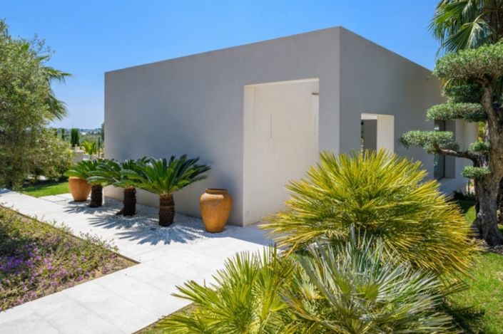 Image No.2-3 Bed Villa for sale