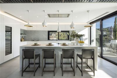81008-for-sale-in-marbella-20546997-large