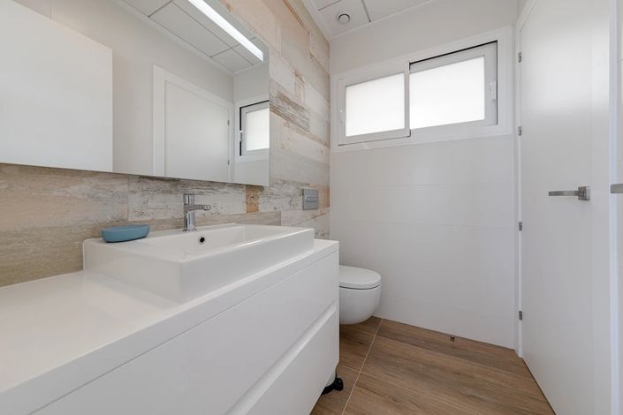 Image No.10-3 Bed Apartment for sale