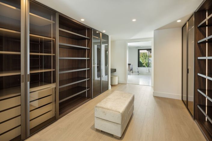 Image No.20-5 Bed Apartment for sale