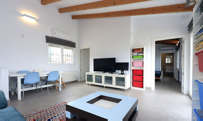 Image No.1-6 Bed Villa for sale