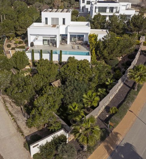 Image No.1-4 Bed Villa for sale