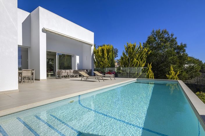 Image No.2-4 Bed Villa for sale