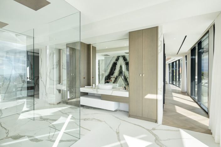 Image No.32-9 Bed Villa for sale