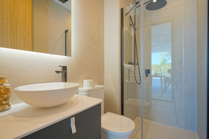 Image No.1-4 Bed Villa for sale