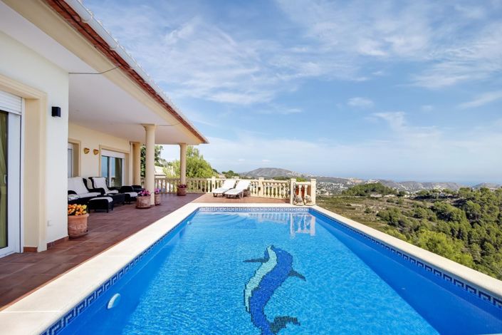Image No.1-4 Bed Villa for sale