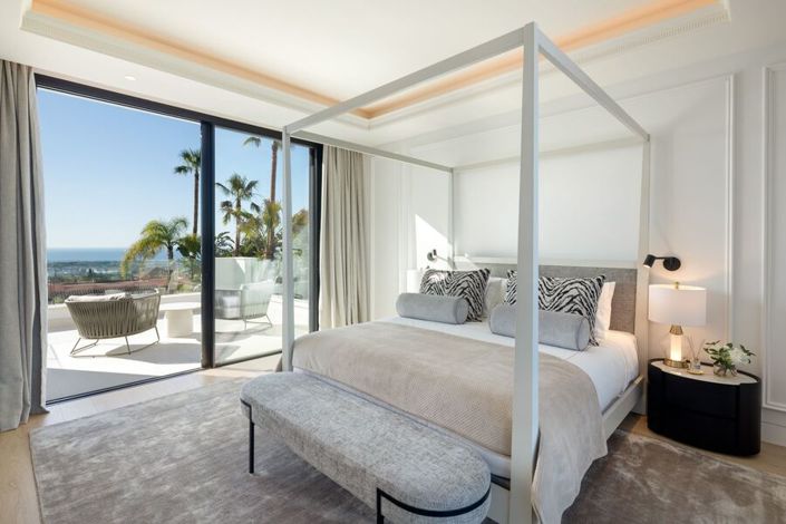 Image No.20-7 Bed Villa for sale
