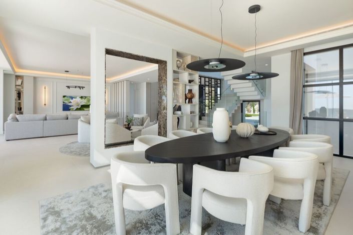 Image No.9-7 Bed Villa for sale