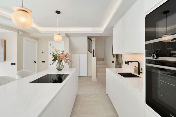 Image No.8-3 Bed Townhouse for sale