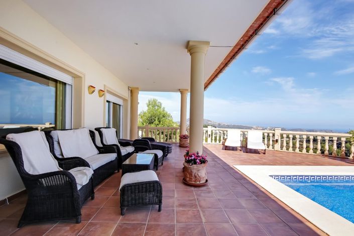 Image No.1-4 Bed Villa for sale