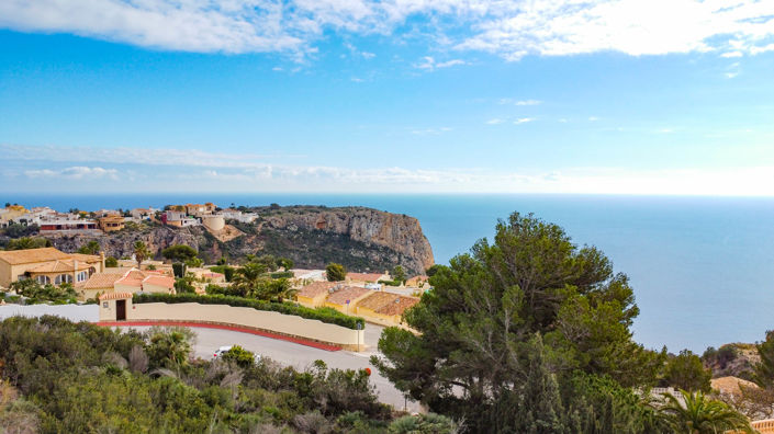 Image No.1-4 Bed Villa for sale