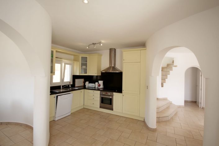 Image No.1-3 Bed Villa for sale