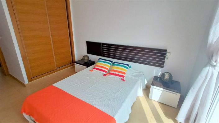 Image No.7-2 Bed Property for sale